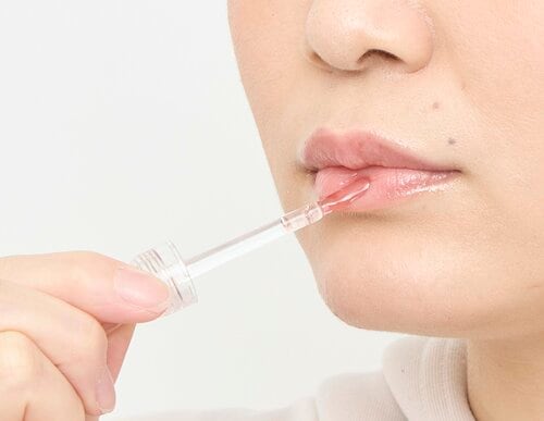 塗りやすさ：シリコンがやわらかく、よくしなる リッププランパーおすすめ イメージ