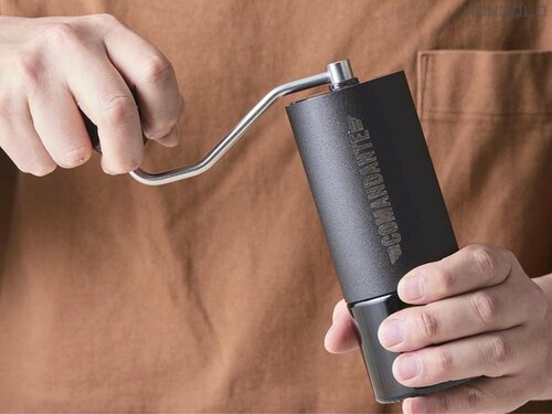 テストで実証:従来器「MK3」より豆が入れやすい Comandante「コーヒーグラインダー C40 MK4 ニトロブレード」おすすめ イメージ2
