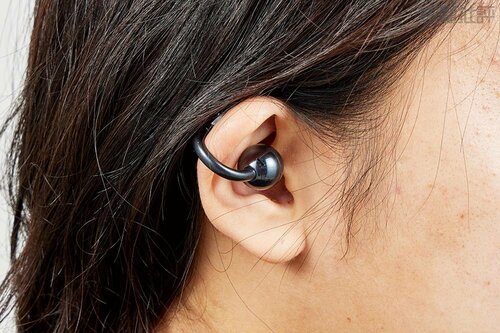 3:上にすると低音は軽減 イヤーカフ型イヤホンおすすめ イメージ