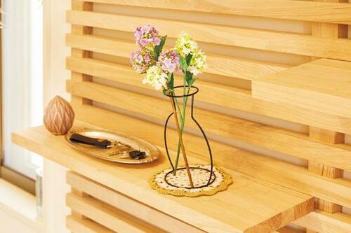 お花を鮮やかに彩る！ダイソー「フラワーベース」 イメージ6