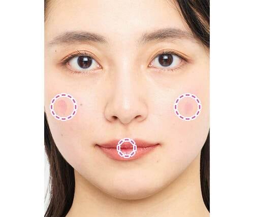 ベージュリップに青みリップちょい乗せなら違和感なくトレンド感ある透明肌へ！ 青みピンクリップおすすめ イメージ