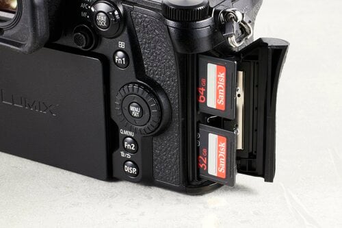 データ容量を気にしなくて済む2スロット イメージ