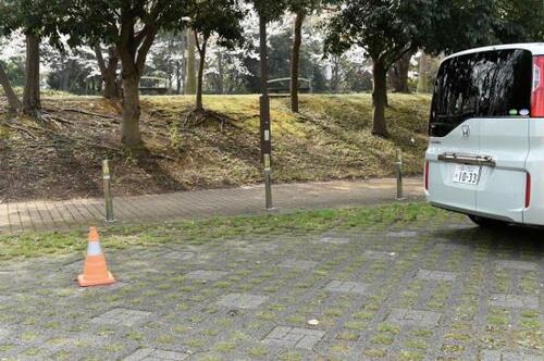 4:水で貼り付けるだけで後方の視覚が見えるようになる イメージ