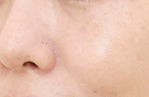 毛穴を埋める:凹凸を埋めてフラットに見せる 毛穴カバー下地おすすめ イメージ