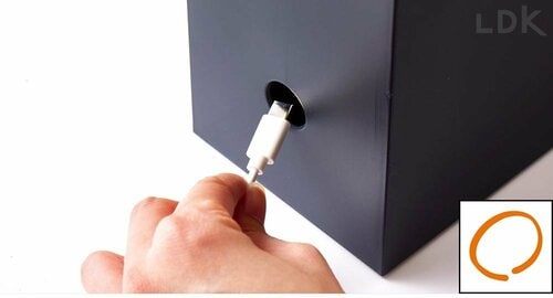 穴にコンセントは通らない! 無印良品のダークグレーのファイルボックスおすすめ イメージ