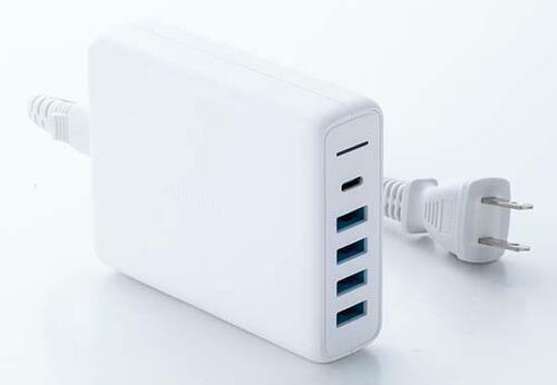 Type-Aポートを4つ装備しており複数の機器に同時給電可能 イメージ