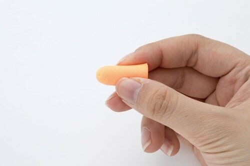 低反発のやわらかい素材が 耳にしっかりフィットします イメージ