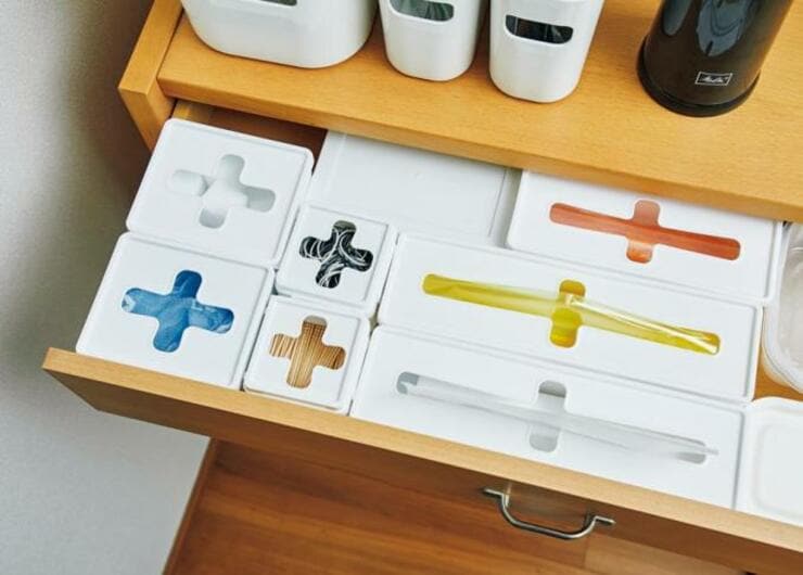 【セリア】キッチン用品がスッキリ収まる！収納BOXの実力は？｜『LDK』とプロが試しました