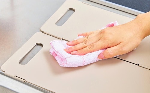 汚れが付いても拭くだけですぐキレイ！ スリーコインズおすすめ イメージ