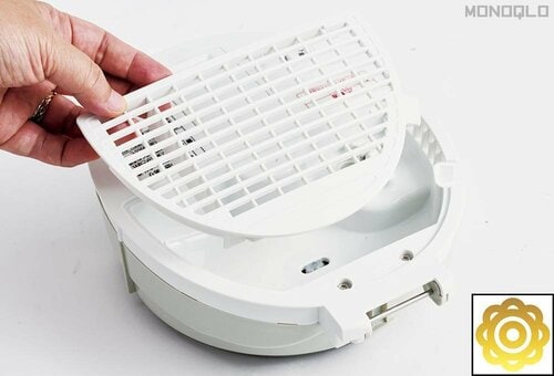 【お手入れ】蒸気カバーを外して洗えるので清潔! タンクは底まで手を入れても洗いやすい 寝室用加湿器おすすめ イメージ