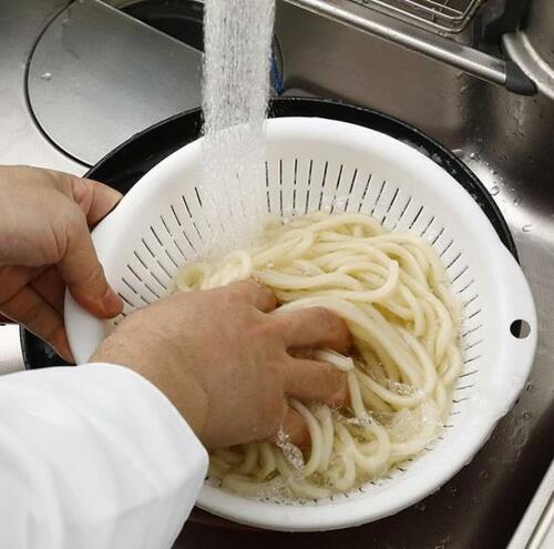 歓喜する味！ つるとんたん「カレーのおうどん」 イメージ4