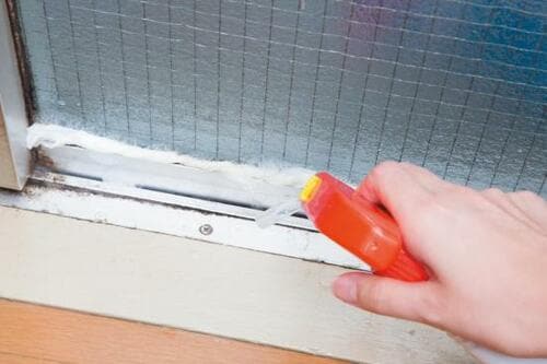 掃除ワザ1：「カビキラー＋ラップ」で確実にカビを撃退！ イメージ5