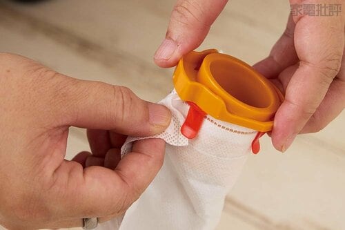 【紙パックの着脱】 紙パック式掃除機おすすめ イメージ2