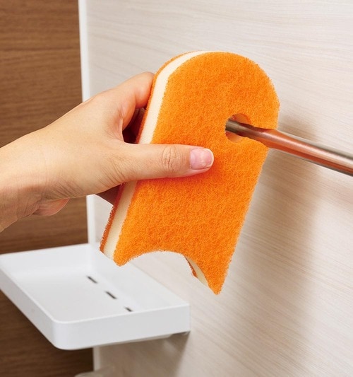 タオルバーに引っ掛けて乾かせる お風呂掃除用スポンジおすすめ イメージ