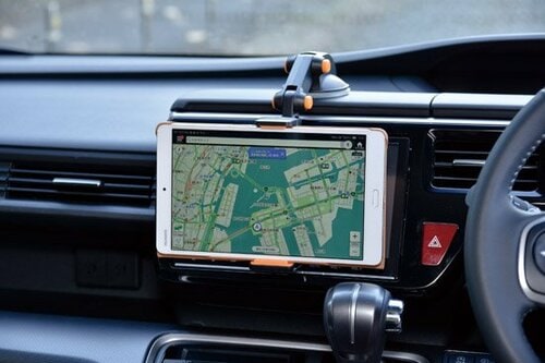 タブレットを装着すれば まるでAV一体型ナビみたいに! イメージ