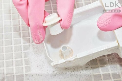 2：引き出し内部のキャップも洗う イメージ