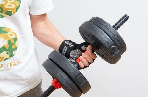 筋トレには“トレーニング用グローブ”が欠かせない!