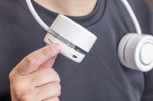 操作性:ボタンがひとつで操作しにくい 電動ネッククーラーおすすめ イメージ