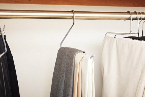 マワハンガー同様の使いやすさニトリのスラックスハンガー イメージ