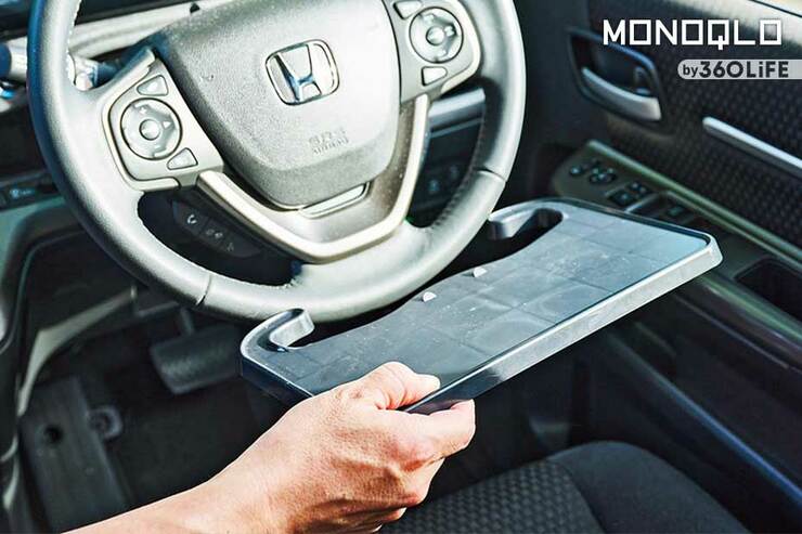 運転席やダッシュボードに便利トレイおすすめ3選。サッと取り付けて物が置ける！(MONOQLO)