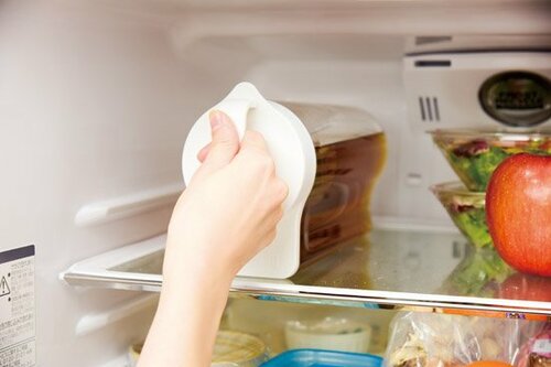 ④横置きできるのが秀逸アクリル冷水筒