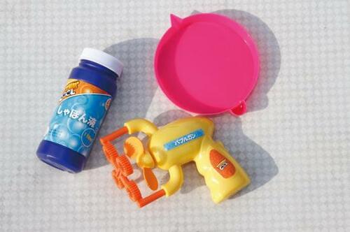 ボタンを押すだけ! プロペラ式シャボン玉飛ばし イメージ