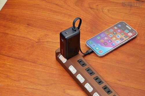 最大30WのUSB急速充電器としてもモバイルバッテリーとしても使える! 5000mAhモバイルバッテリーおすすめ イメージ2
