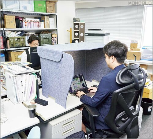 存在感があるので使う環境は選びます 卓上パーテーションおすすめ イメージ
