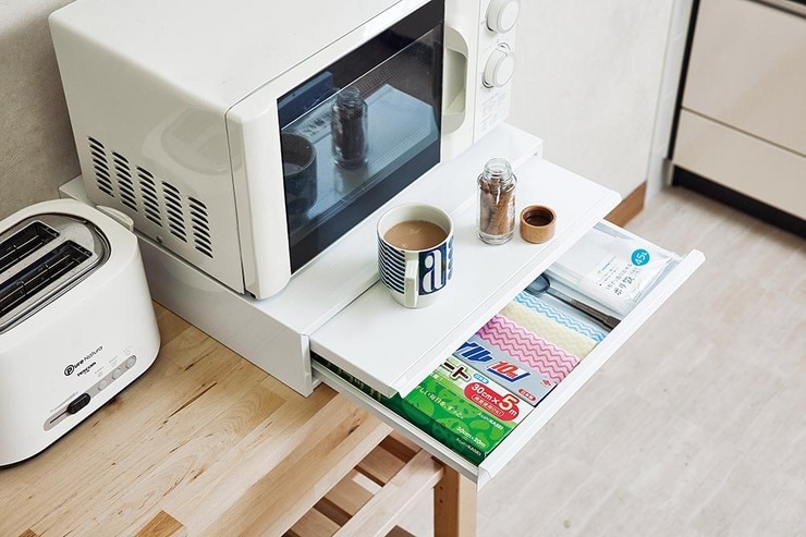 キッチンに作業台も作れておすすめ！ 隙間収納がかなうレンジ台3製品比較のイメージ