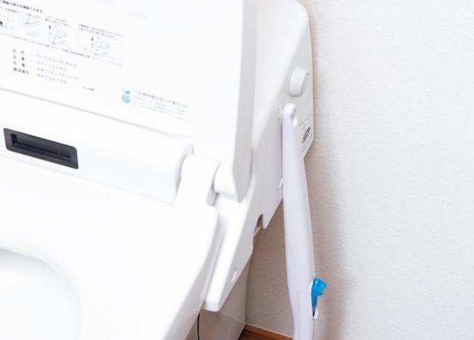 【トイレ収納】流せるトイレブラシ掛けに最適！“フィルムフック”おすすめランキング｜テストする女性誌『LDK』が選びました