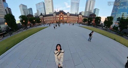 自撮り棒を伸ばせばまるでドローン撮影! Insta360「Insta360 X4」おすすめ イメージ