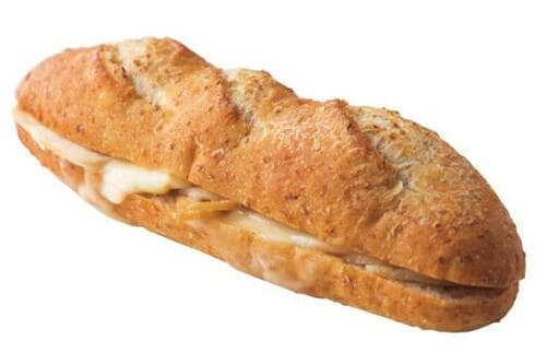 C評価: 全粒粉のパンは食感硬めスモークチキン＆チーズ イメージ2