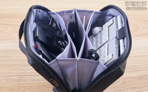 収納物が一目瞭然 ガジェットポーチおすすめ イメージ