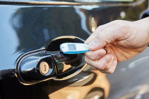 除電したかが見て分かる持ち運びしやすい除去グッズ