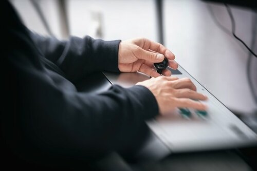 置く場所で選ぶ(膝か机か) イメージ