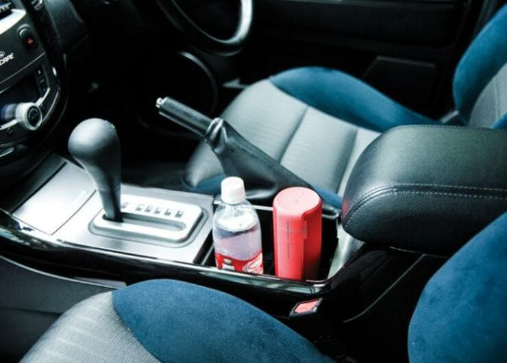 お盆休みの渋滞に、車内にぴったりの「スピーカー」が見つかりました