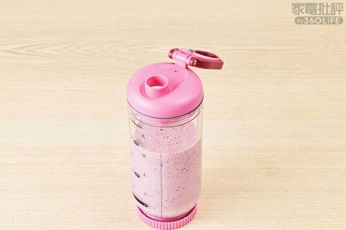 飲み口付きなのでそのまま飲んでもOK ボトルブレンダーおすすめ イメージ