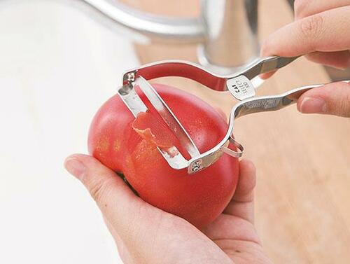 軽く当てるだけで 抵抗感なく向ける貝印 イメージ6