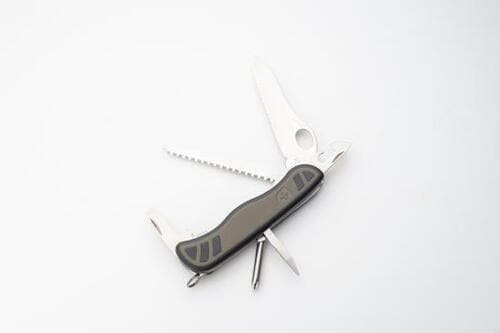 キャンプで大活躍の「ソルジャーナイフ」 アウトドアナイフおすすめ イメージ