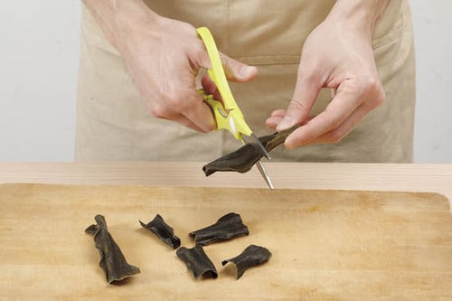 昆布だしに火は使わないボトルに入れて一晩漬けるだけ イメージ