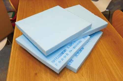 防音性能を4素材でテスト!コスパ的にも卵パックがベストです