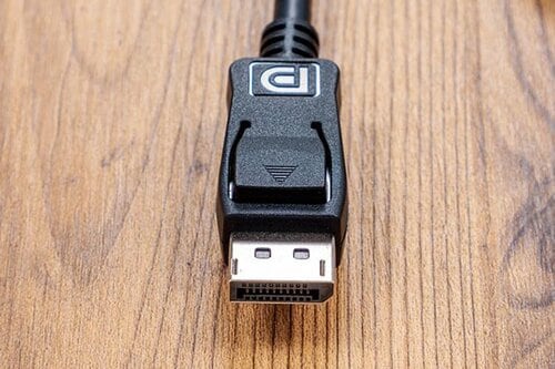 ケーブルで対応バージョンが違うので要注意! ゲーミングモニターおすすめ イメージ