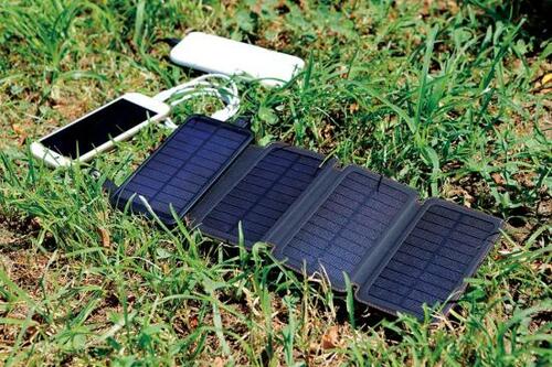 持ち歩けば充電切れ知らず「FEELLE ソーラーチャージャー」 イメージ2