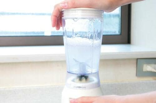 掃除ワザ1：卵の殻でミキサーの隠れ汚れを落とす イメージ5