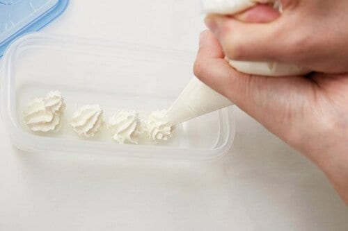 ［保存期間のめやす2～3週間］生クリームはコンテナで保存 イメージ3