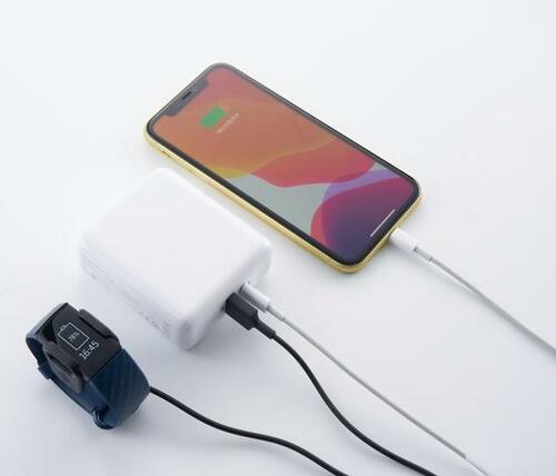 2in1で軽量化! Anker「PowerCore III Fusion 5000」