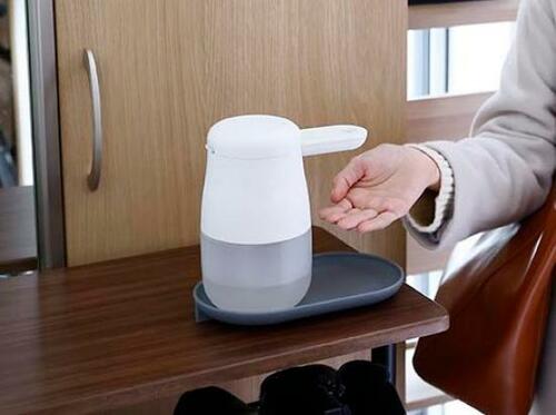 手の消毒は“かざす”が正解！キングジム「tette TE500」 イメージ2