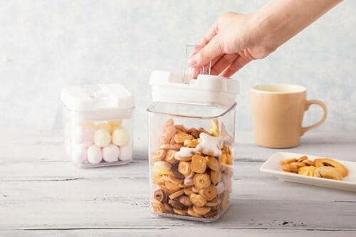 OXO風で値段は1/3！ 「片手で開け閉めができる保存容器」 イメージ4