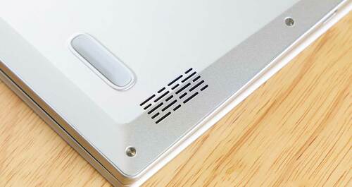 音の広がりが狭くシャカシャカした音 小型ノートPCおすすめ イメージ