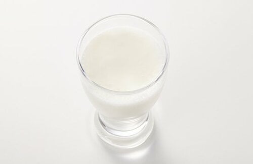 6位: 【6位】砂糖不使用の「小岩井 生乳100%」 飲むヨーグルトおすすめ イメージ